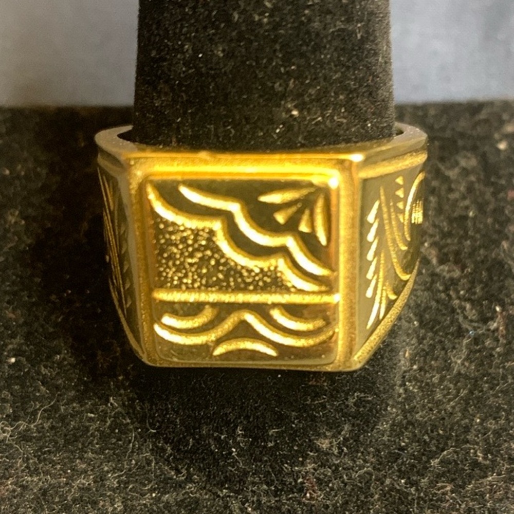 Vintage Signet Gold Toned/Plated Men's ring Read Description